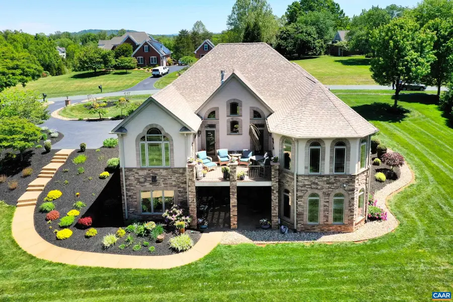 725 Lenox Hill Rd, Charlottesville, VA 22903 - #2