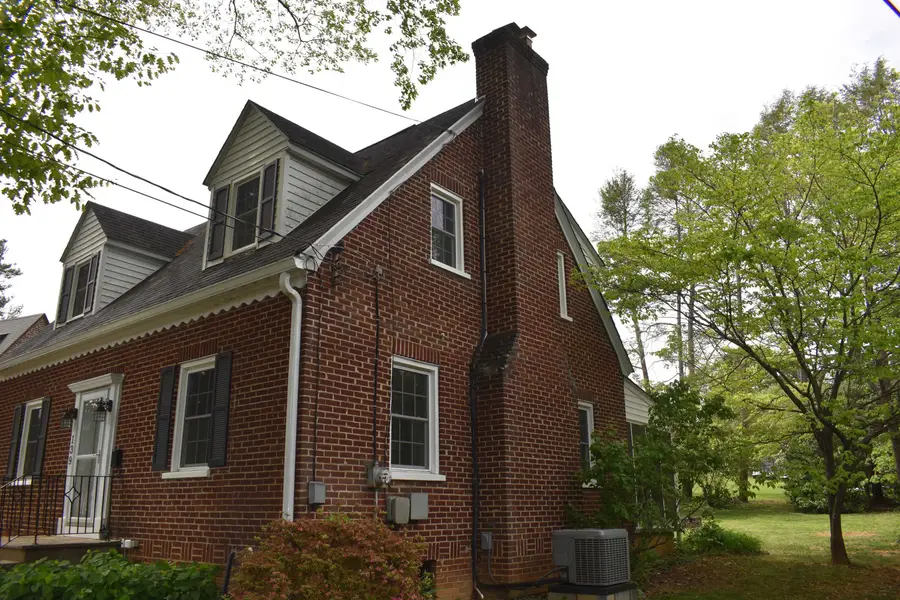 139 Crompton Rd, Waynesboro, VA 22980 - #3