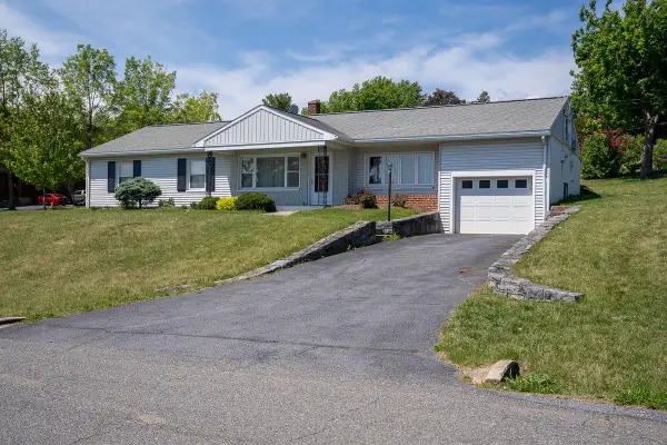 1401 College Ave, HARRISONBURG, VA 22802