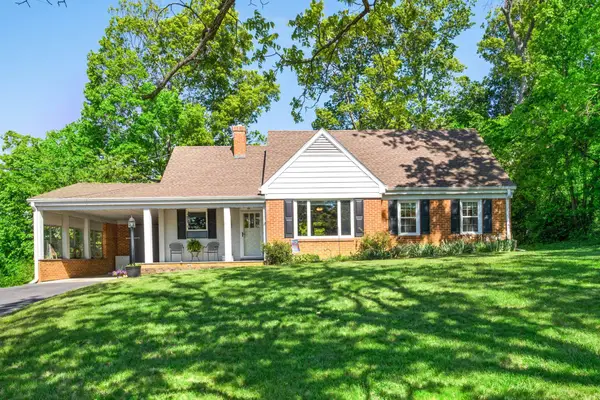 446 Mountain View Dr, STAUNTON, VA 24401