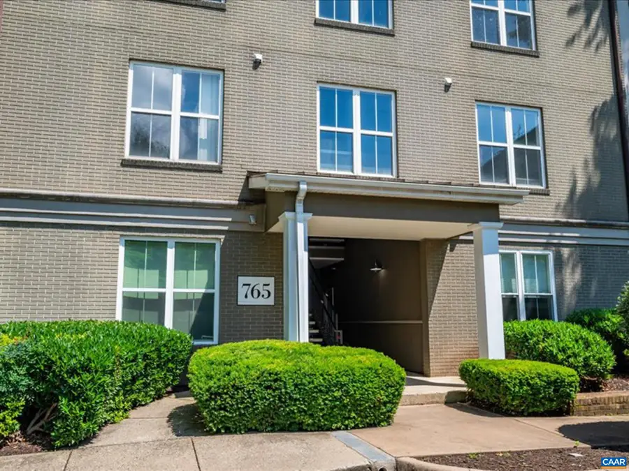 765 Walker Sq #2D, Charlottesville, VA 22904 - #2