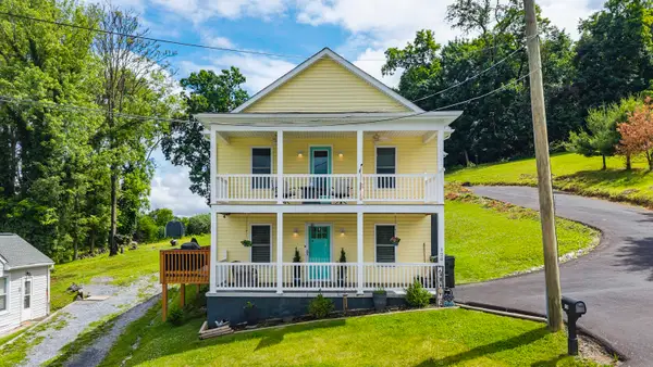 120 W Gay St, STAUNTON, VA 24401
