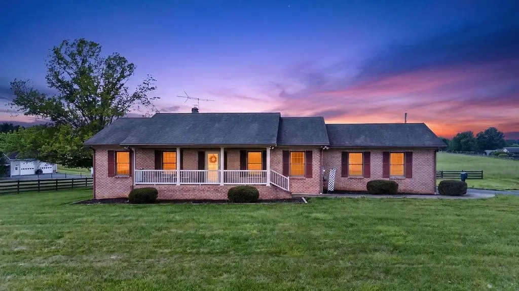 150 Battlefield Rd, Waynesboro, VA 22980 - #1