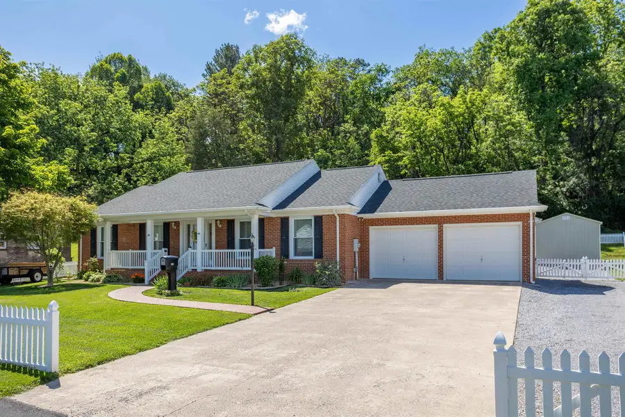 411 Barbee St, Bridgewater, VA 22812 - #2