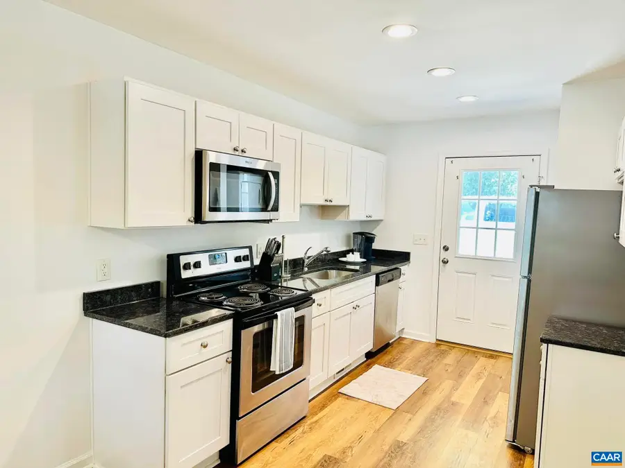 326 NW 10th St #2, Charlottesville, VA 22903 - #3