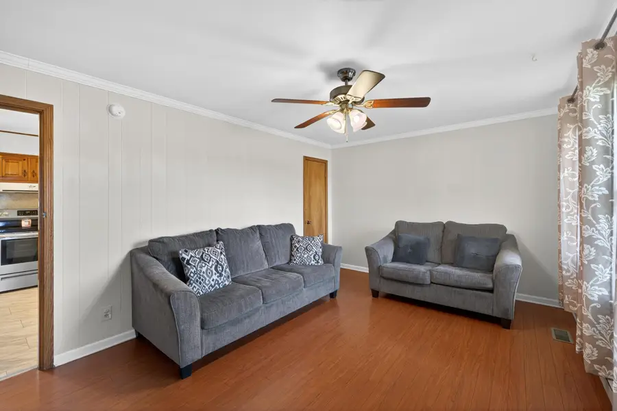 409 13th St, Grottoes, VA 24441 - #3