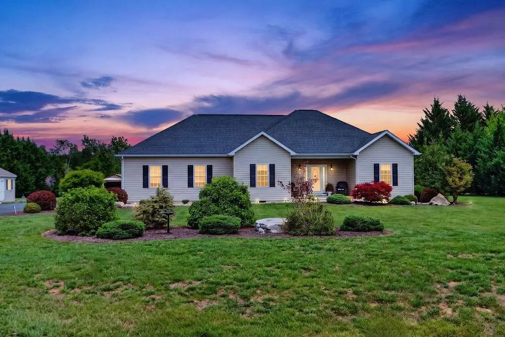 29 Kennedy Ridge Ct, Stuarts Draft, VA 24477 - #1