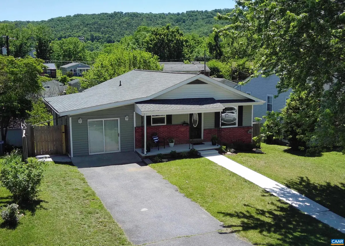 604 Market St, Waynesboro, VA 22980 - #1