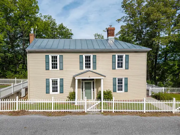 727 S Main St, MOUNT CRAWFORD, VA 22841