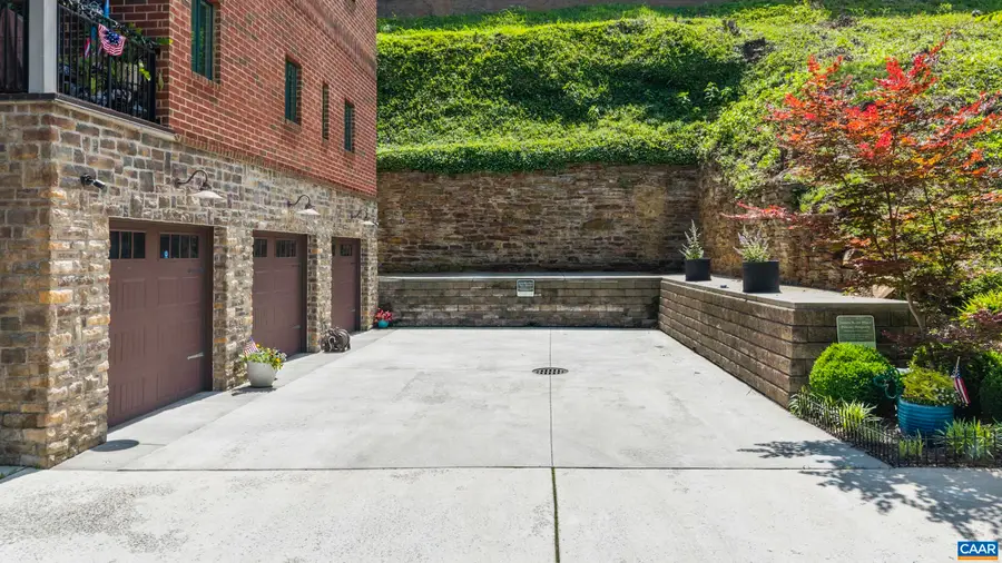 1215 Jefferson St #3W, Lynchburg, VA 24504 - #2