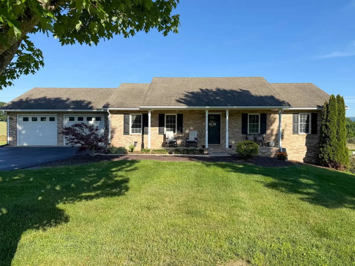 3660 Old Greenville Rd, Staunton, VA 24401 - #1