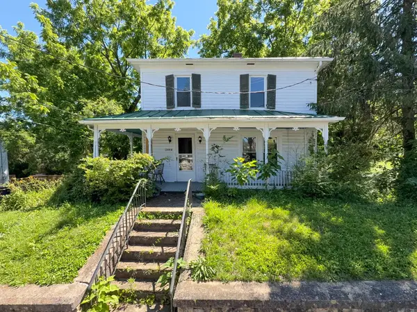 1208 W Beverly St, STAUNTON, VA 24401