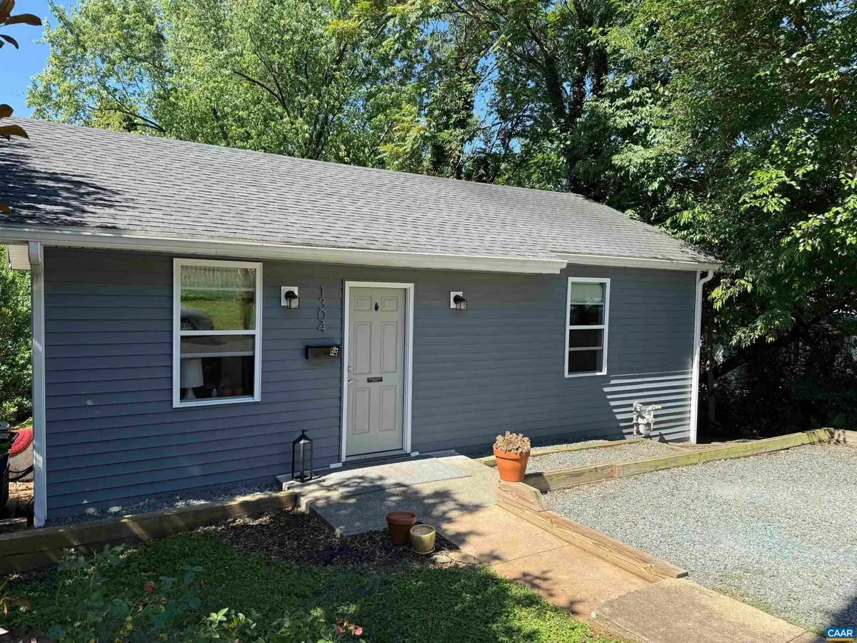 1304 Poplar St, Charlottesville, VA 22902 - #1
