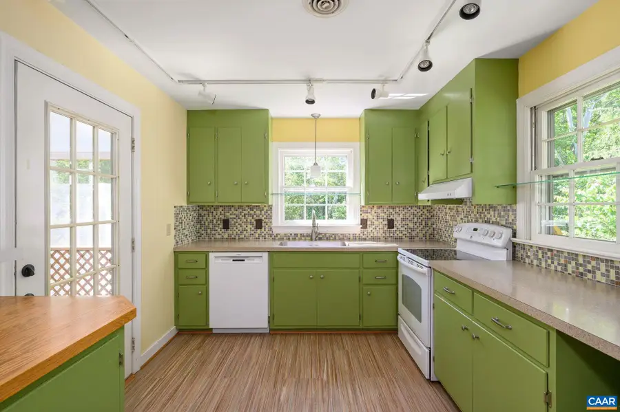 112 Bollingbrook Dr, Charlottesville, VA 22911 - #3