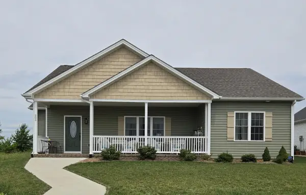 209 Stone Dr, STUARTS DRAFT, VA 24477