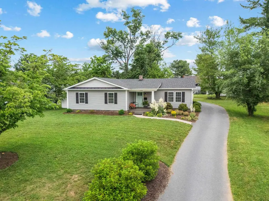1334 Keesling Ave, Waynesboro, VA 22980 - #2