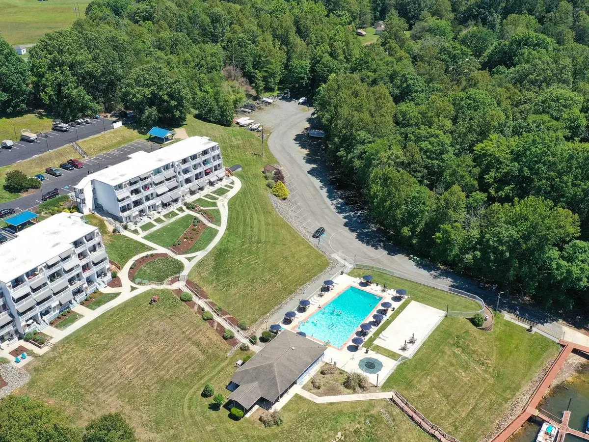 1085 Bluewater Dr #207, Moneta, VA 24121 - #1