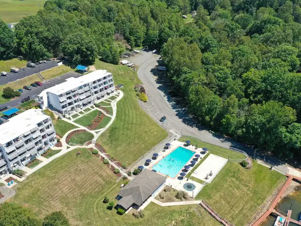 1085 Bluewater Dr #207, MONETA, VA 24121