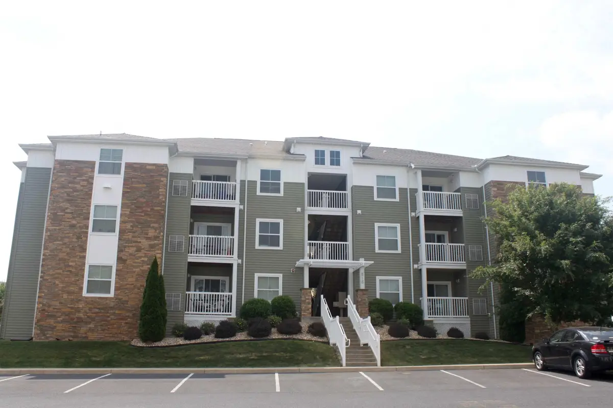515 Davis Mills Dr #302, Harrisonburg, VA 22801 - #1