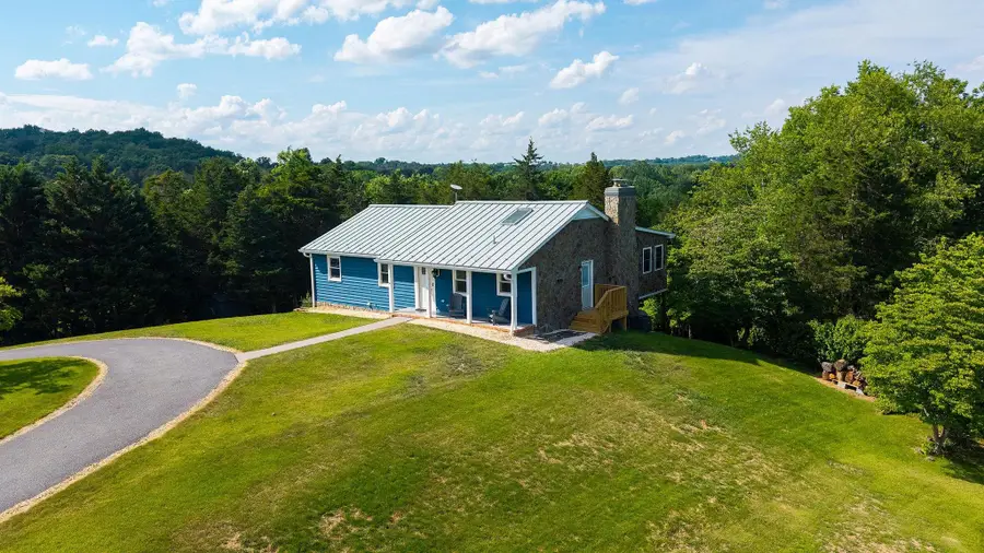 126 River Ridge Rd, Verona, VA 24482 - #3