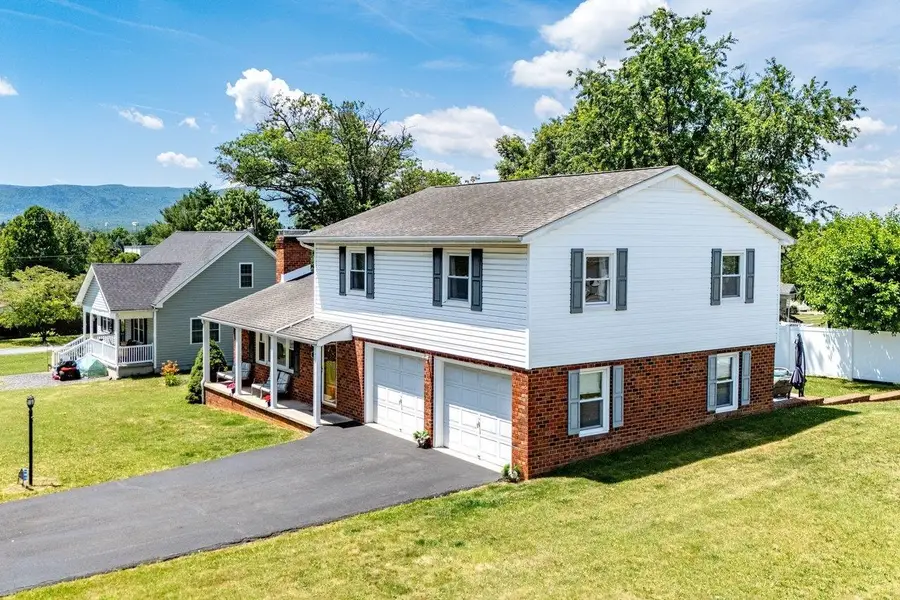 21 Stuart Ave, Stuarts Draft, VA 24401 - #2
