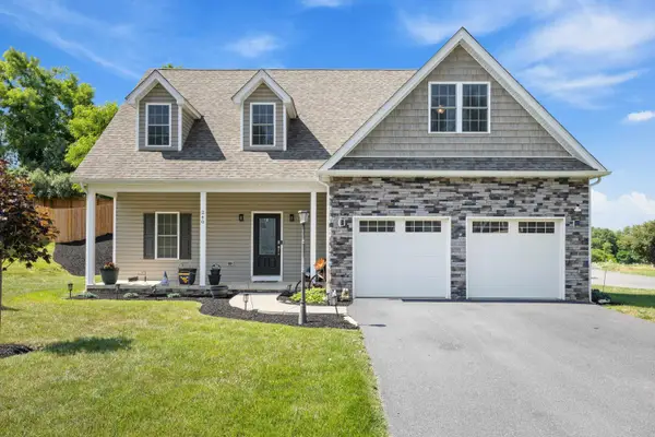240 Claybrook Dr, WAYNESBORO, VA 22980