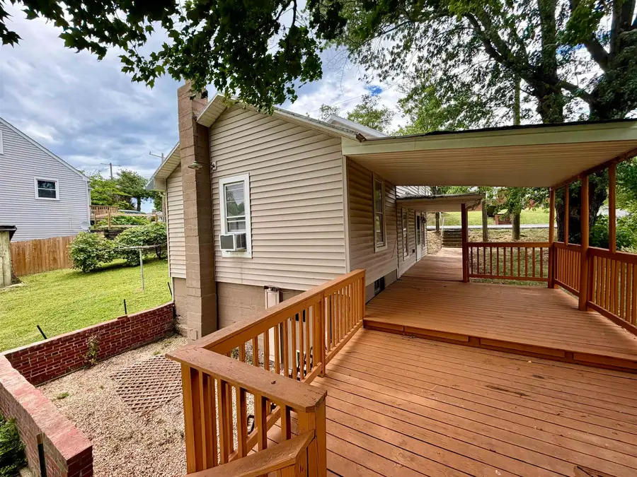 749 Florence Ave, Waynesboro, VA 22980 - #2