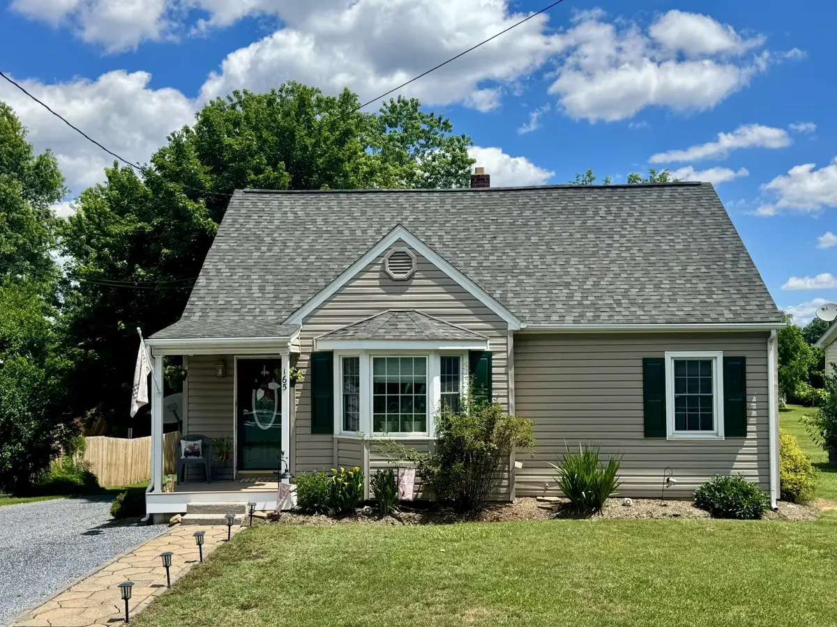 165 Shenandoah Ave, Timberville, VA 22853 - #1