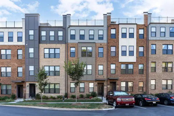 824 Wesley Ln #B, CHARLOTTESVILLE, VA 22911