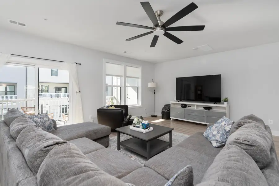 824 Wesley Ln #B, Charlottesville, VA 22911 - #2