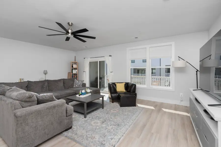 824 Wesley Ln #B, Charlottesville, VA 22911 - #3