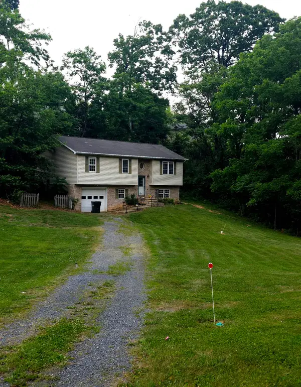 412 Devon Rd #B, STAUNTON, VA 24401