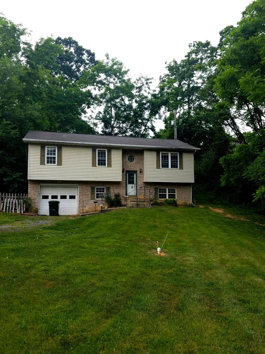 412 Devon Rd #B, Staunton, VA 24401 - #3