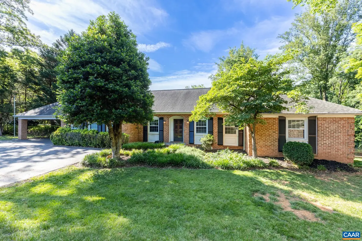 122 Bollingbrook Dr, Charlottesville, VA 22911 - #1