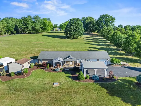 963 Lee Jackson Hwy, STAUNTON, VA 24401