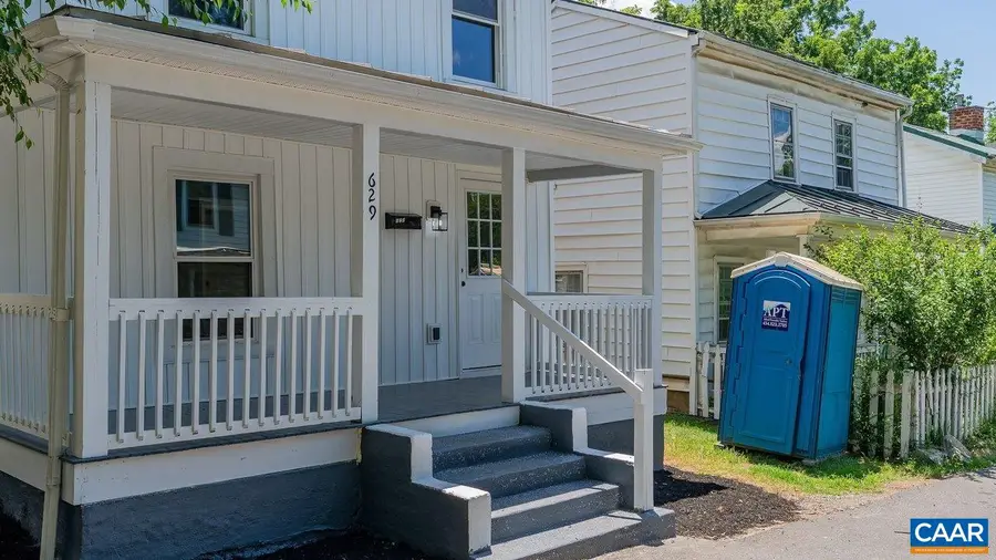 629 Baptist St, Staunton, VA 24401 - #3