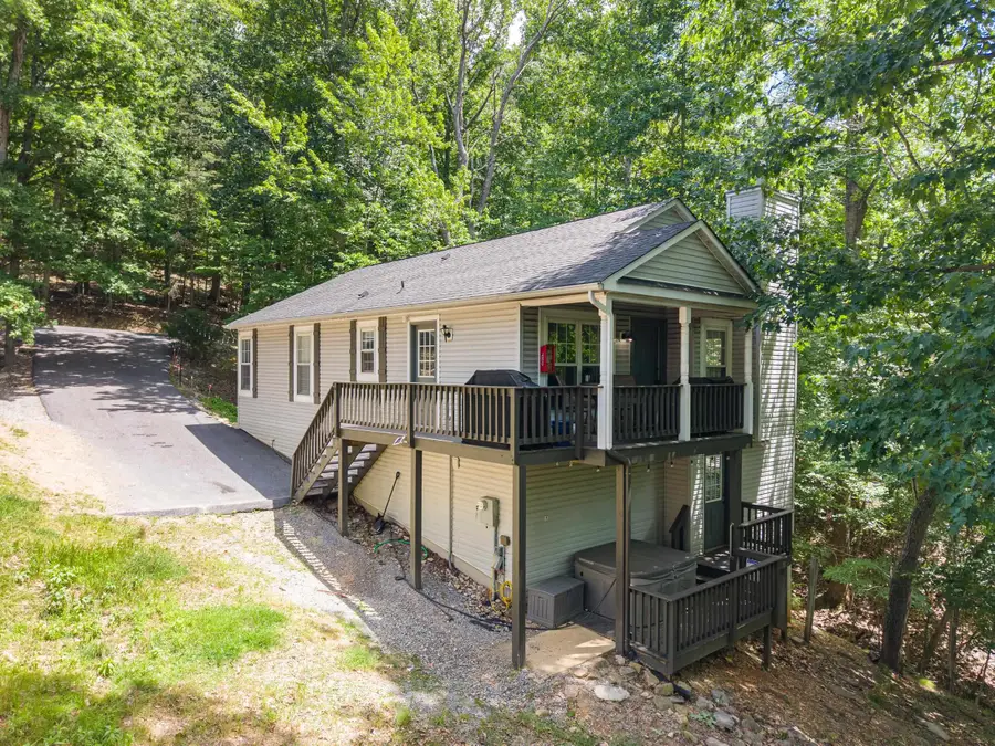 4241 Palmer Rd, McGaheysville, VA 22840 - #3