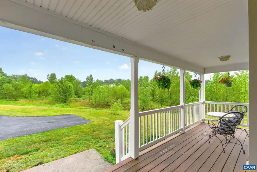 304 Grove Ave, Waynesboro, VA 22980 - #2
