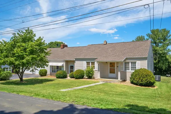 40 Sunset Blvd, STAUNTON, VA 24401