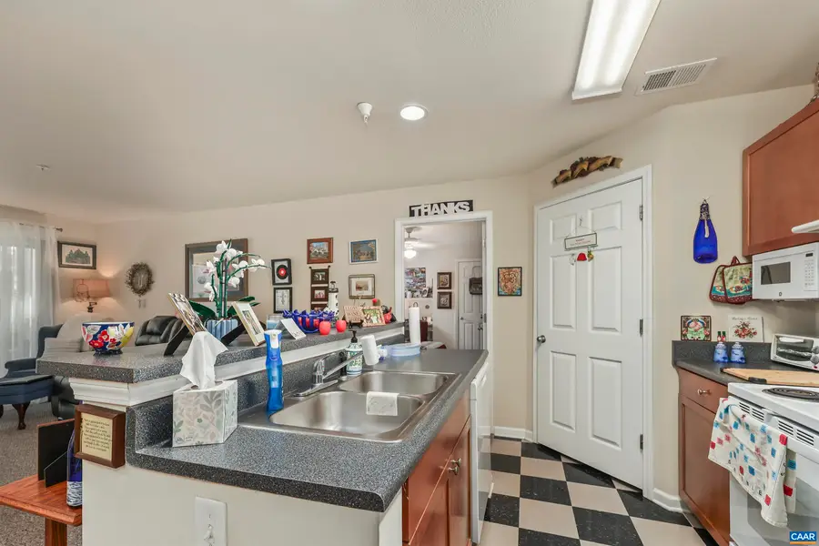 237 Yellowstone Dr #6, Charlottesville, VA 22903 - #3