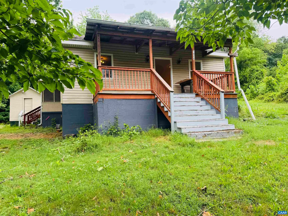 1924 E Main St, Waynesboro, VA 22980 - #1