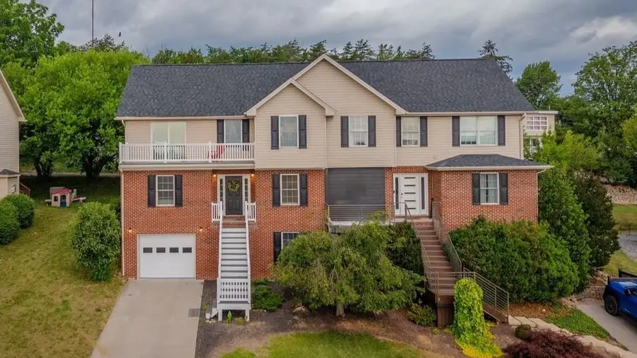 1823 SW Willow Hill Dr, Harrisonburg, VA 22801 - #2
