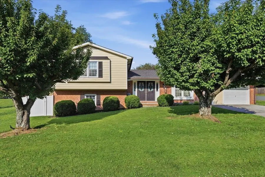 985 S Marshall St, Front Royal, VA 22630 - #3
