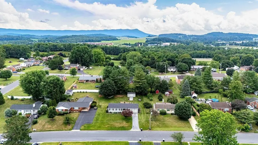 741 Broadview Dr, Harrisonburg, VA 22802 - #3