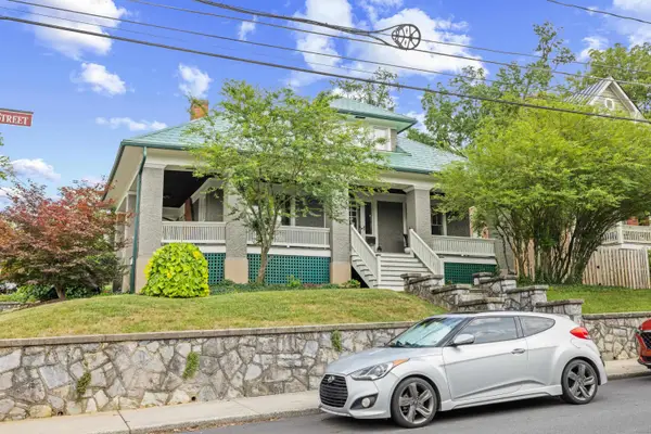 325 N New St, STAUNTON, VA 24401