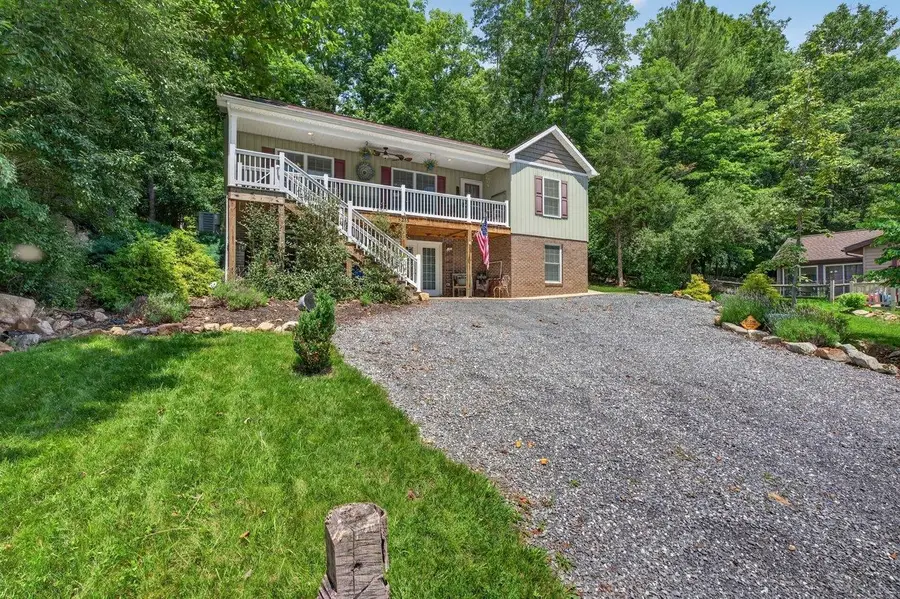 5215 Trevino Dr, McGaheysville, VA 22840 - #2