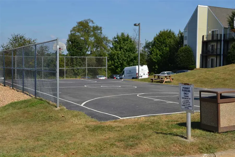 1372 Hunters Rd #D, Harrisonburg, VA 22801 - #2