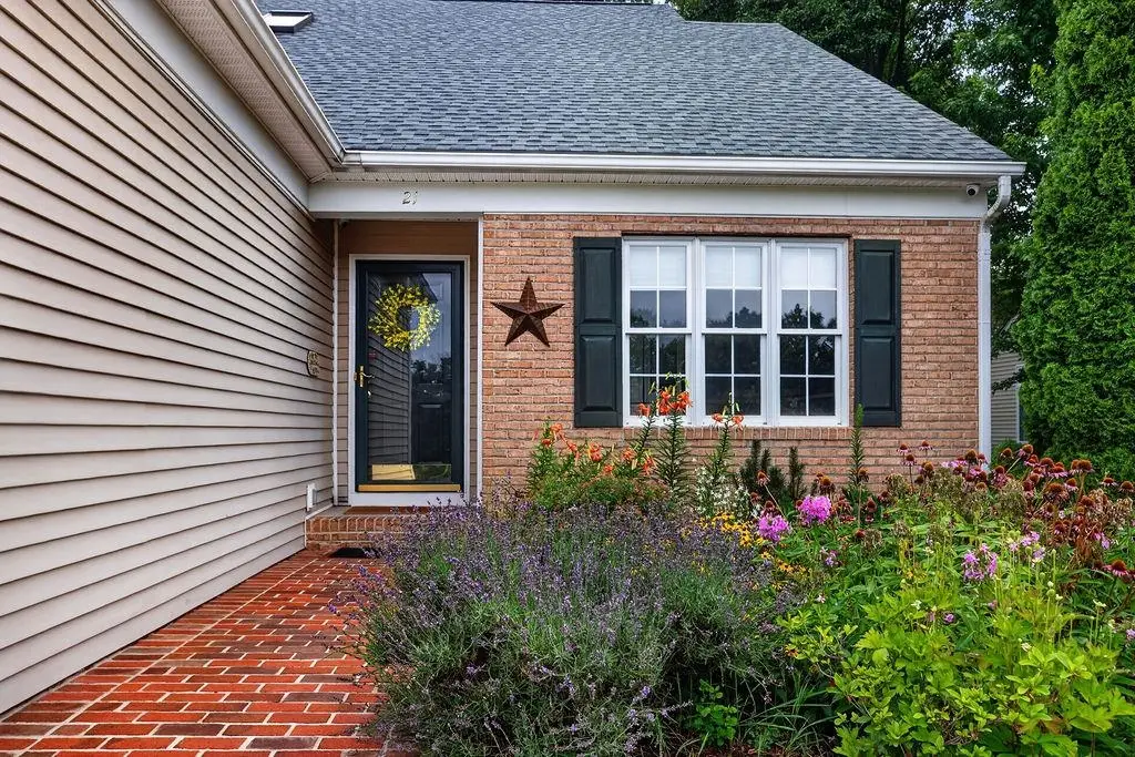 21 Hickory Nut Ln, Staunton, VA 24401 - #1