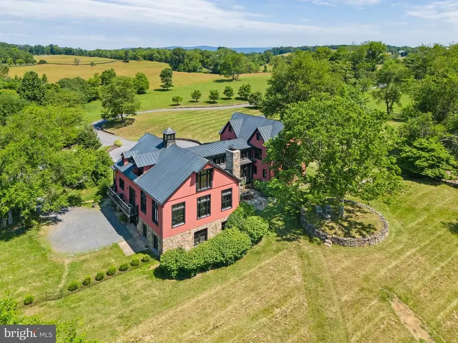 9425 Blackpond Ln, Delaplane, VA  - Image #3