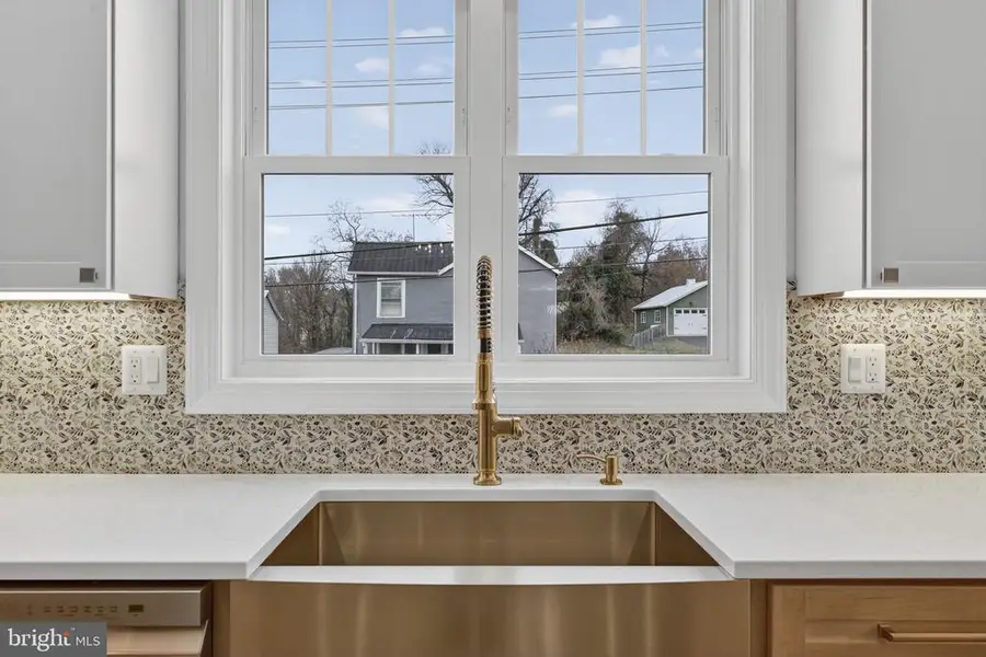 57 Madison St, Warrenton, VA 20186 - Image #2